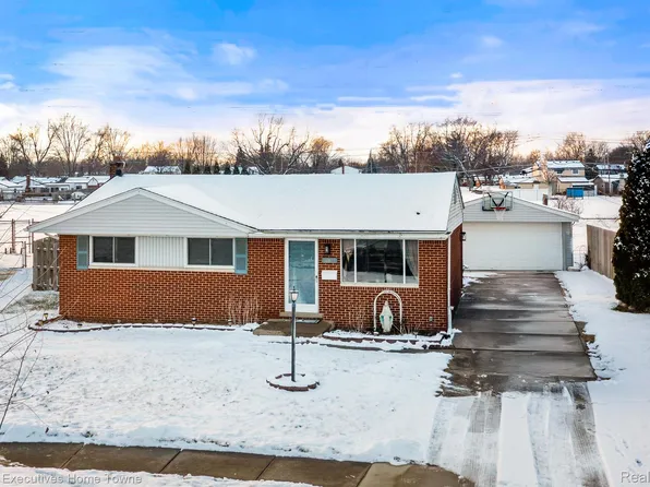 38825 Alcoy Dr, Sterling Heights, MI 48312