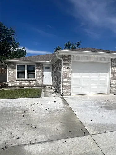1094 Pebblecreek Dr #A Photo 1