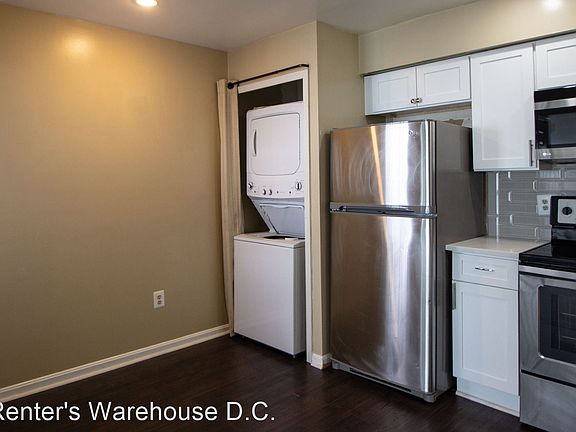 3rd image of 8617 Beekman Pl Unit D