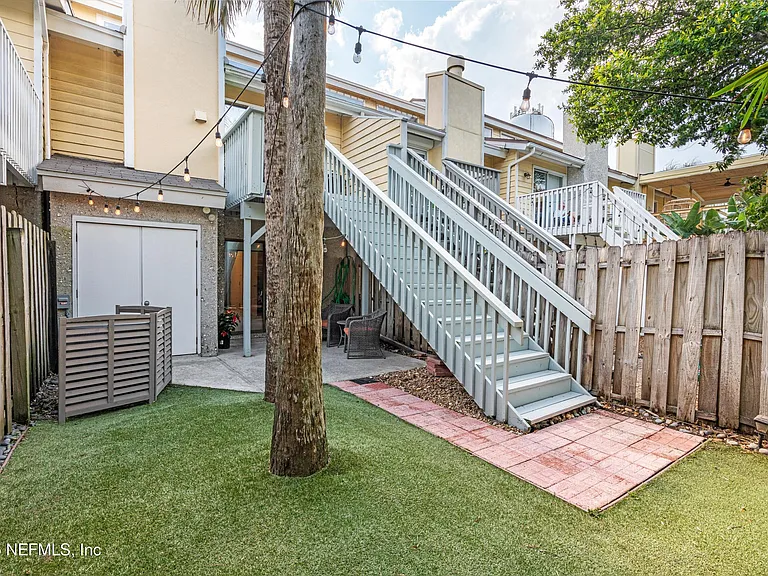 2219 Gorden Ave — Photo 24
