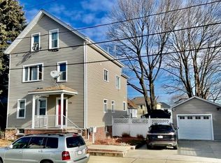 136 Smith St #2, Fall River, MA 02721