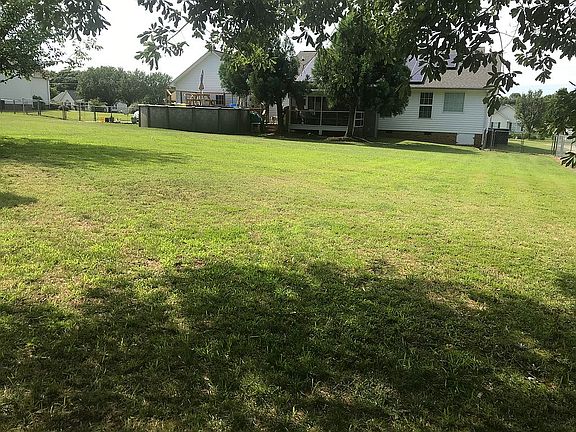 Right rear yard view