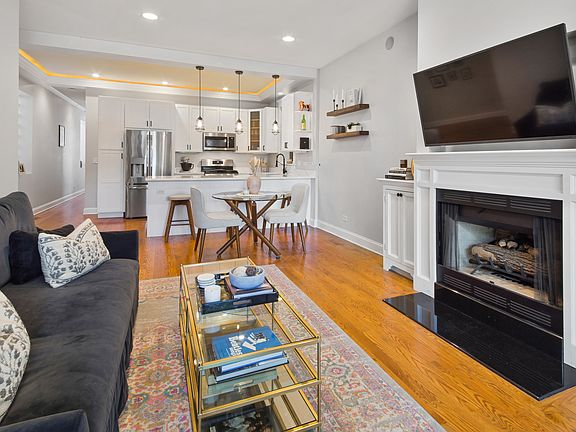 4th image of 2428 W Thomas St #1
