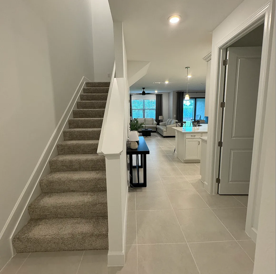 3 bed, 1901 sqft, $8,000 — Photo 4