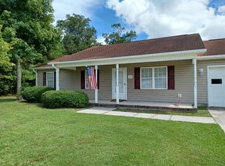 208 Finishing Ln, Sneads Ferry, NC 28460
