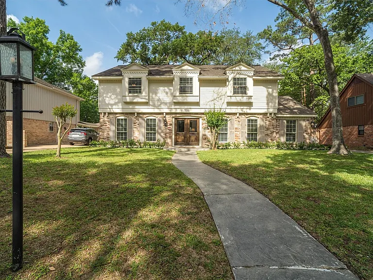 751 Bison Dr — Photo 1