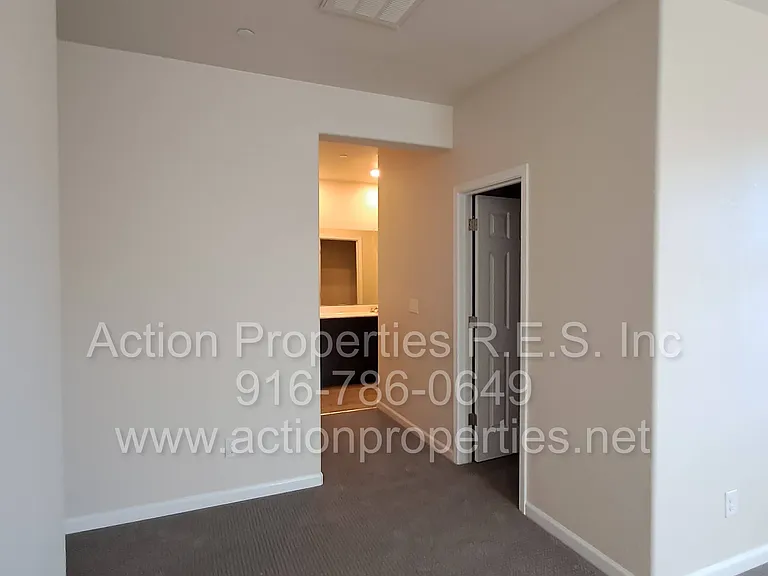 2136 Malibu Pl — Photo 8