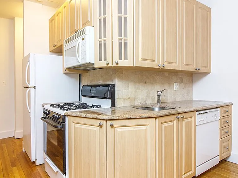 6 E 65th St #6A — Photo 5