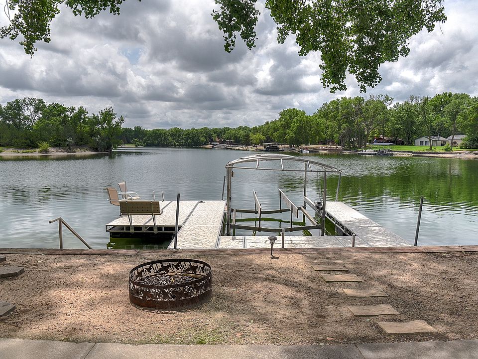 Floating party dock!