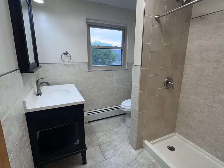 400 Riverside Dr #28 — Photo 6