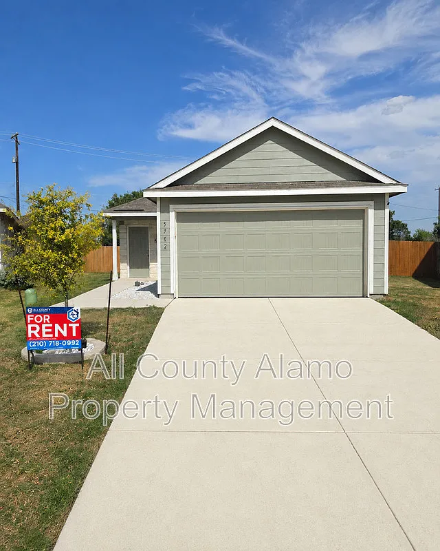 3 bed, 2.0 bath, 1440 sqft, $1,650 — Photo 2