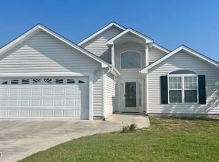 226 Hickory Shores Dr, Newport, NC 28570