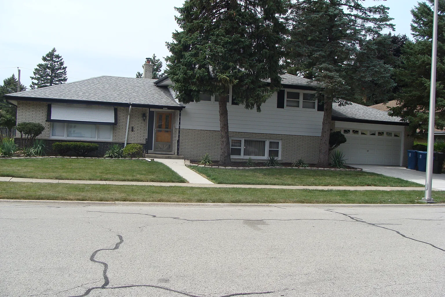 16828 Greenwood Ave photo 1
