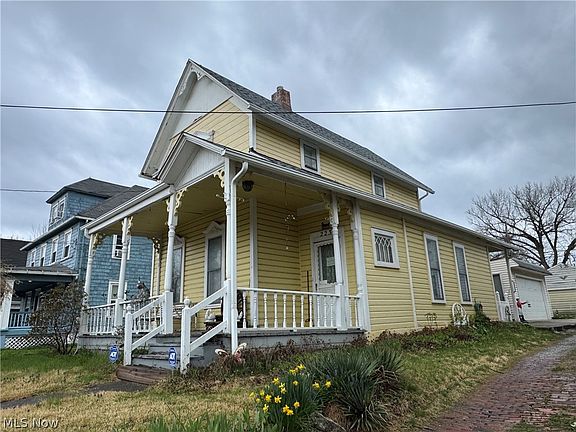 3rd image of 223 Crosby St