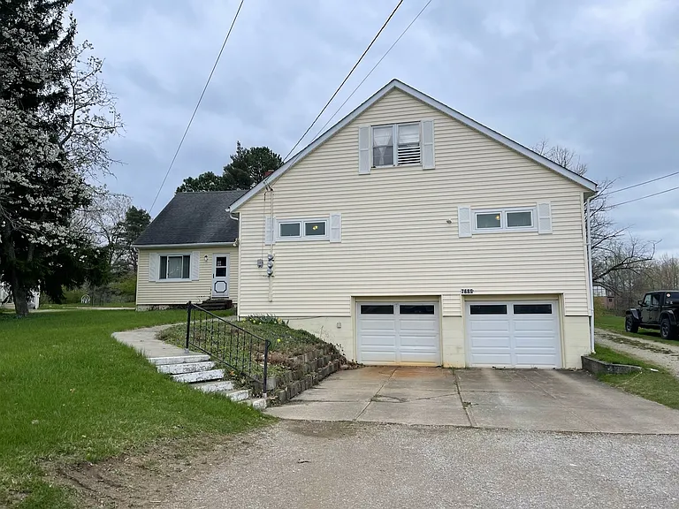 7689 Albion Rd #2 — Photo 9