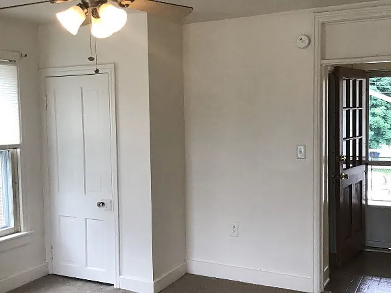 726 Lincoln Way E — Photo 6