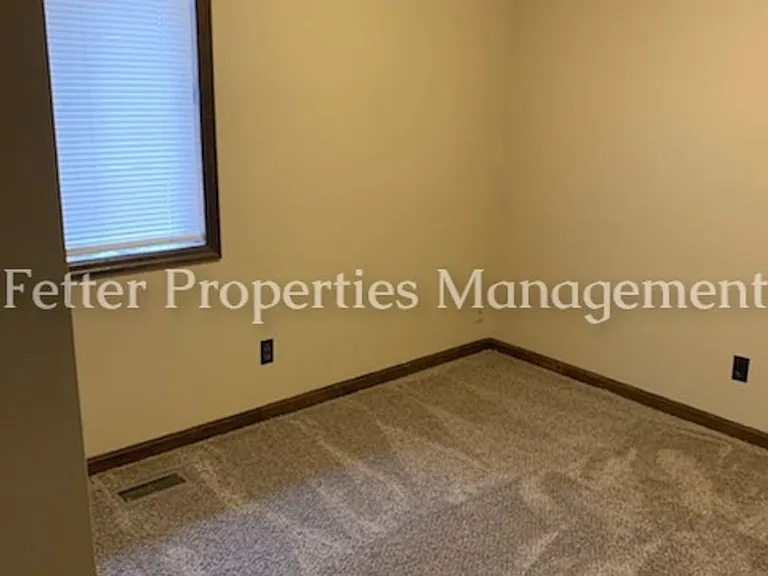 6566 Heathervale Ct — Photo 7
