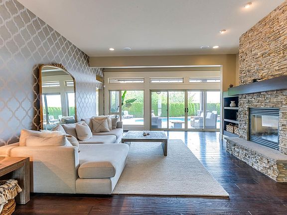 3rd image of 3105 Thacker Dr #6
