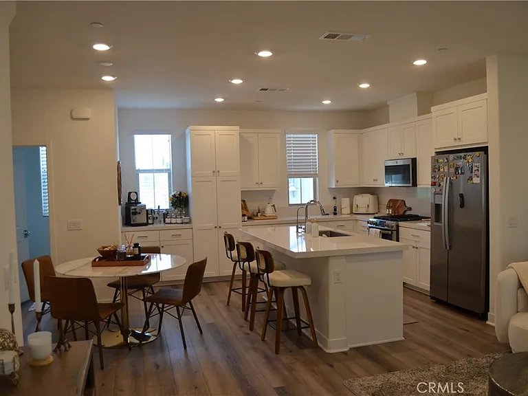 513 Tamarind Way — Photo 1