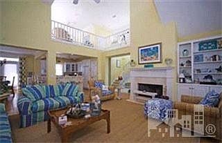 4th image of 830 S Lumina Avenue