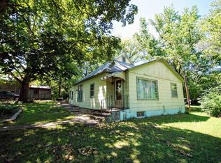 247 SE Croco Rd, Topeka, KS 66607