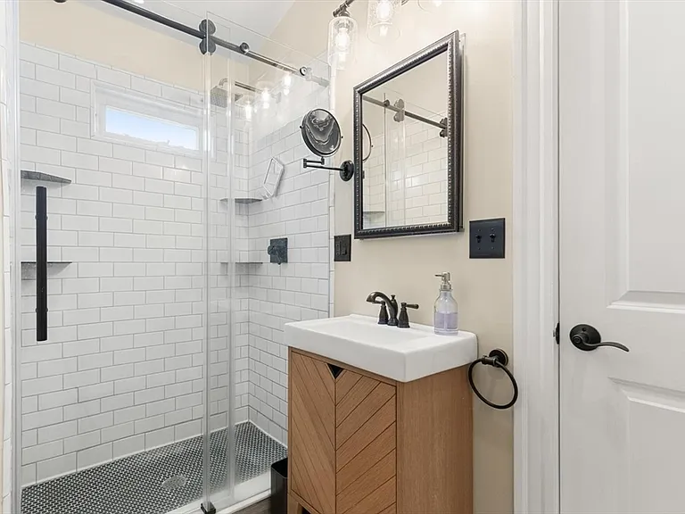 58 G St — Photo 24