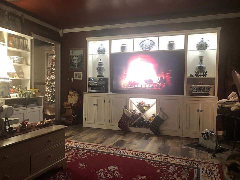 1st image of 28400 Justice Ln