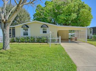 1569 Hillcrest Dr, Lady Lake, FL 32159