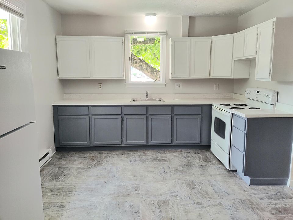 Large eat-in kitchen