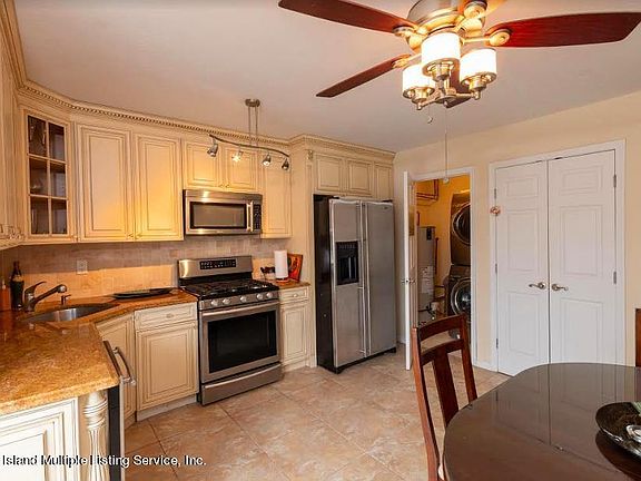 5th image of 518 Tarrytown Ave