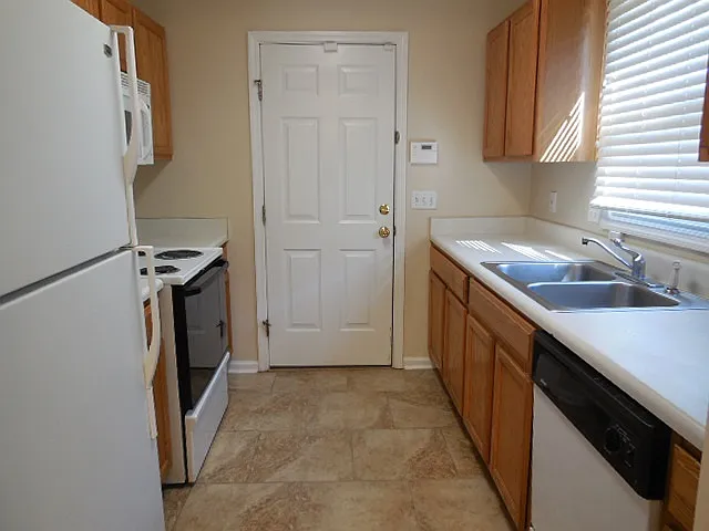 2118 Delta Blvd — Photo 4