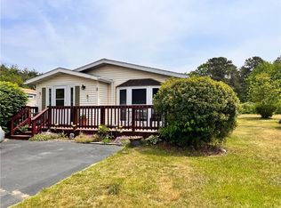 8 Milton Ln, Coventry, RI 02816