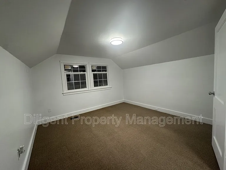 736 Stormont St #UPPER — Photo 18