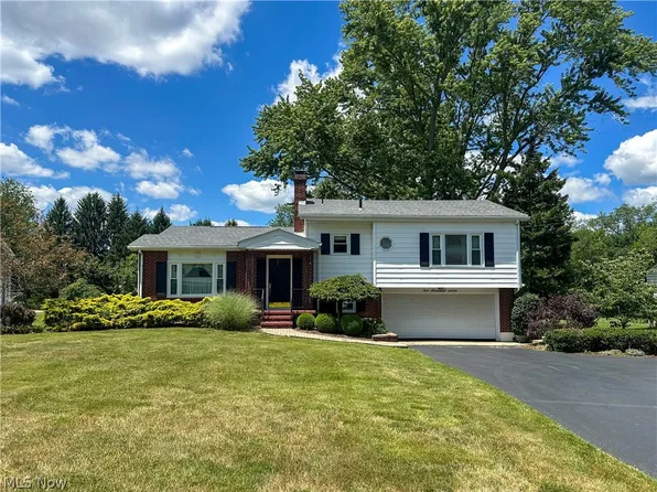 2007 Silver Fox Ln NE, Warren, OH 44484