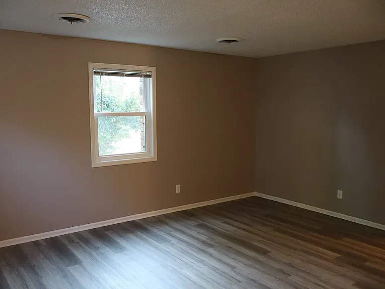 211 N Beach Dr #11 — Photo 6