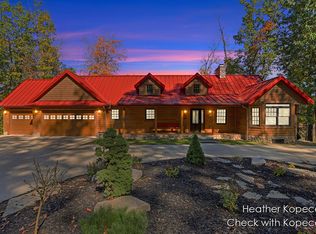 600 Bailey Lake Dr NE, Lowell, MI 49331