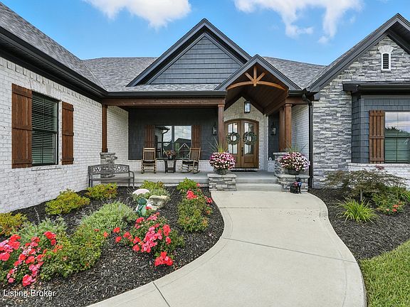 4th image of 132 Laurel Dr