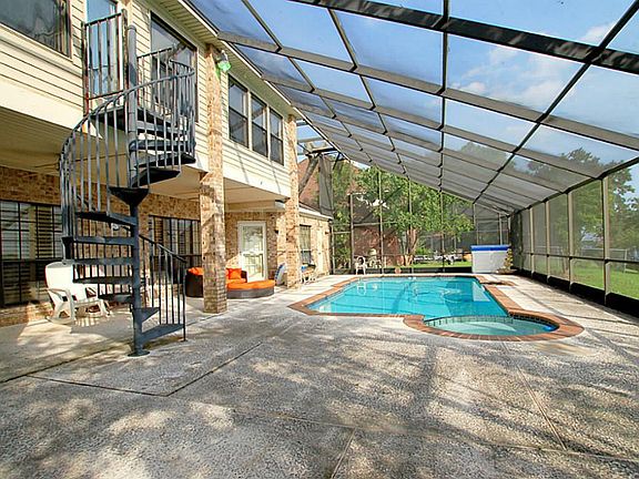 2nd image of 6 Bayvilla St
