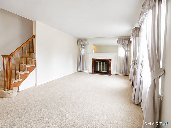 3rd image of 147 Candlewood Road