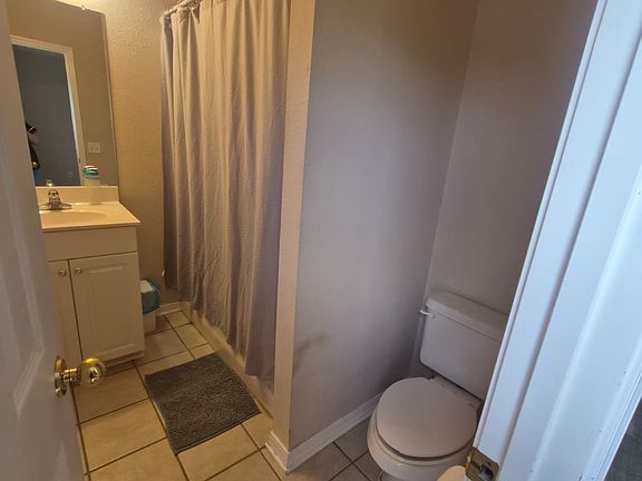 3rd image of 348 Kirkcauldy Dr Unit C