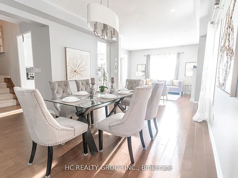 215 Armstrong Cres — Photo 8