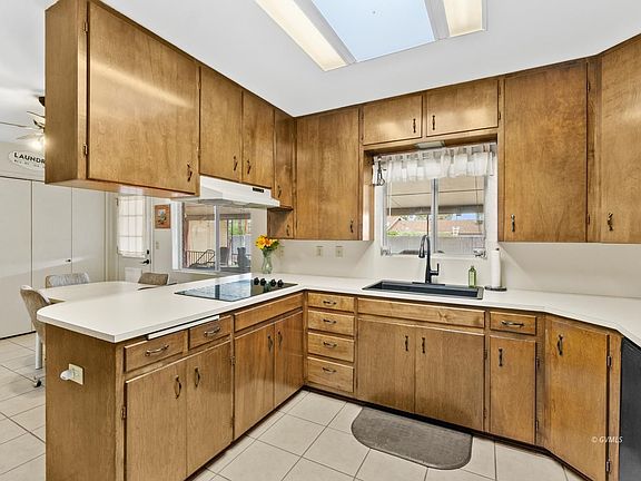5th image of 3902 W Pace St