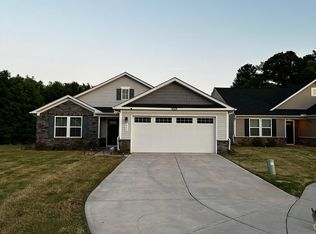 4008 Mackinnon Dr, Charlotte, NC 28214