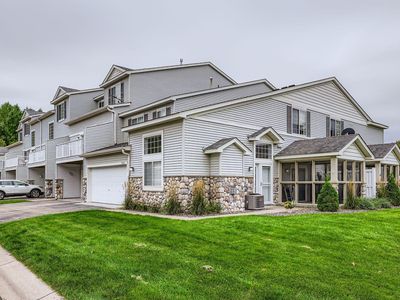 6711 Pine Crest Trl S, Cottage Grove, MN, 55016