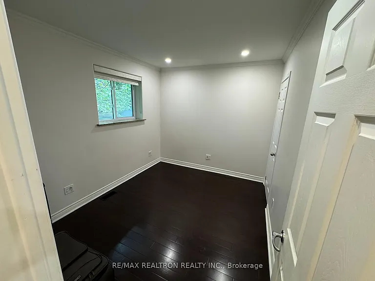93 Aurora Heights Dr — Photo 9