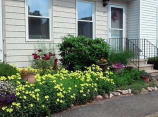 12 Pepperbush Ln, Glastonbury, CT 06033