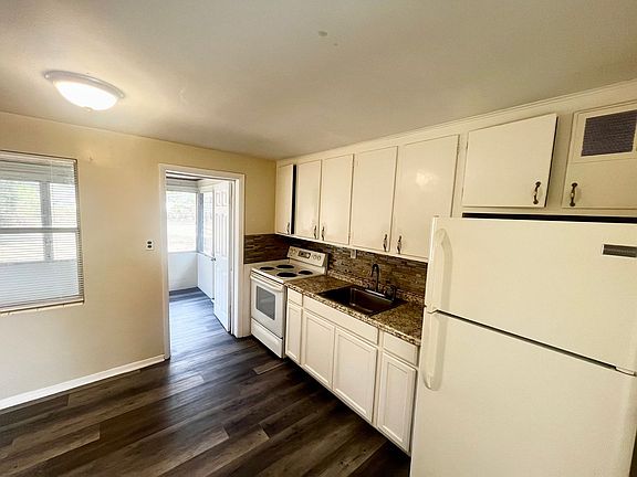 5th image of 2252 Weber St