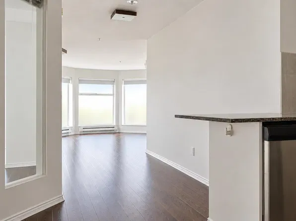 1562 W 5th Ave #303, Vancouver, BC V6J 5H9