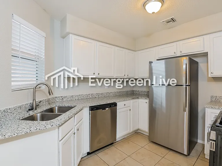 1801 W Calle Guadalajara — Photo 6