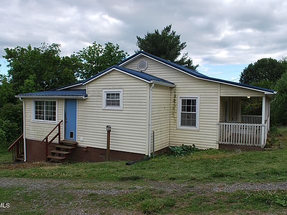 3rd image of 1060 Oak Drive Cir